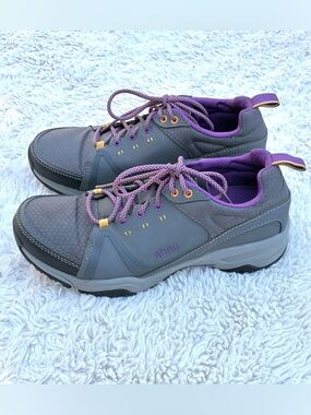 Ahnu Women’s Hiking Shoes Sz 9